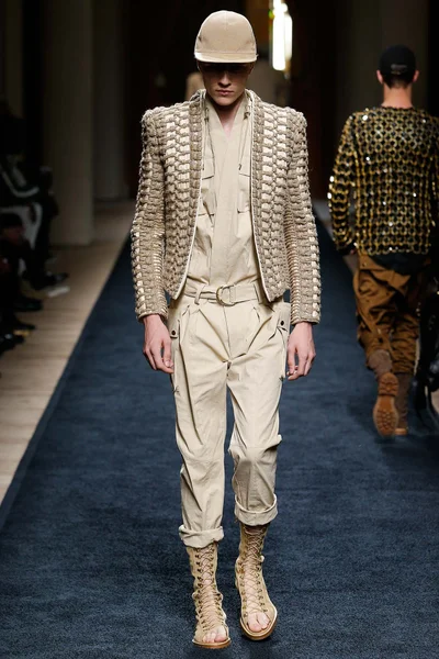 Look 9